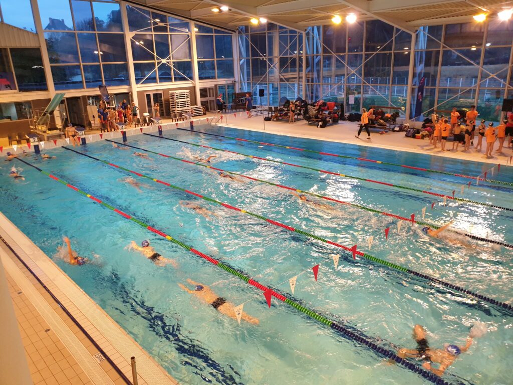 Grand bassin piscine chateau gontier